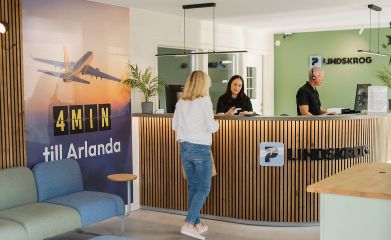 Receptionen på Lindskrog parkering – 4 minuter från Arlanda.